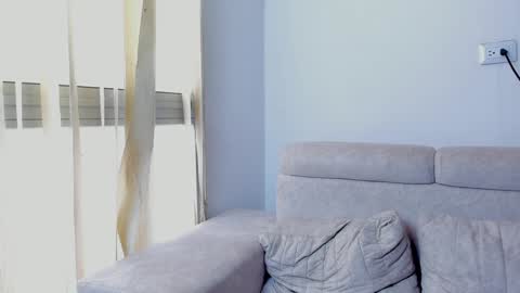 Laureent online show from December 28, 3:04 pm