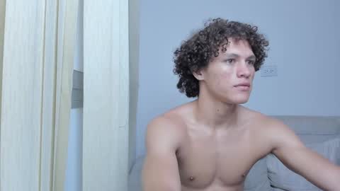 Laureent online show from December 29, 10:25 pm