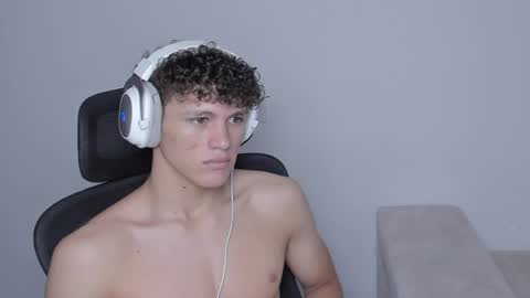 Laureent online show from September 22, 8:00 pm