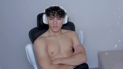 Laureent online show from October 28, 7:27 pm