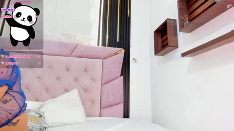 Laurem online show from January 15, 7:01 pm