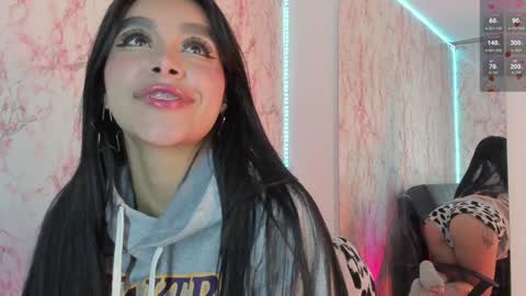 Snapshot of lauren_camila1 chatting on December 20, 4:09 am Lau online show from December 20, 4:09 am