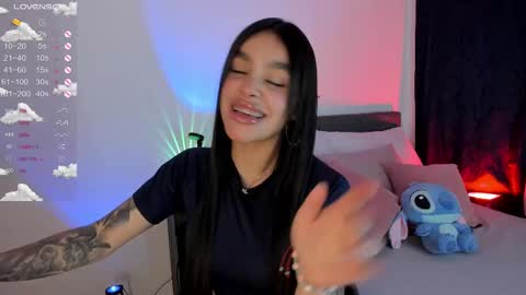 Snapshot of lauren_camila1 chatting on October 20, 3:07 am Lau online show from October 20, 3:07 am