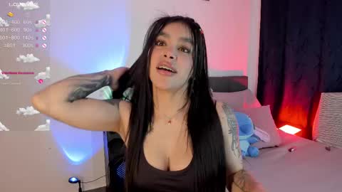 Snapshot of lauren_camila1 chatting on November 13, 2:43 am Lau online show from November 13, 2:43 am