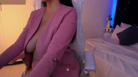 Lauren online show from February 6, 9:06 pm