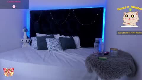 Lauren online show from February 7, 6:13 pm