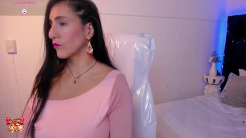 Lauren online show from February 17, 3:42 pm