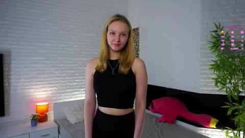 Ellie  online show from October 29, 11:12 am