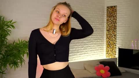 Ellie  online show from November 29, 12:08 pm