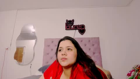 laurenlaine online show from December 3, 12:35 am