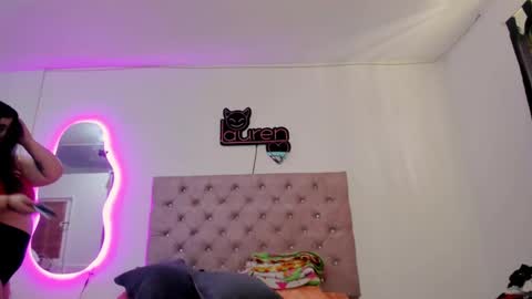 laurenlaine online show from January 17, 6:33 pm