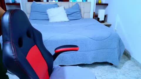 laurent online show from November 10, 3:05 am