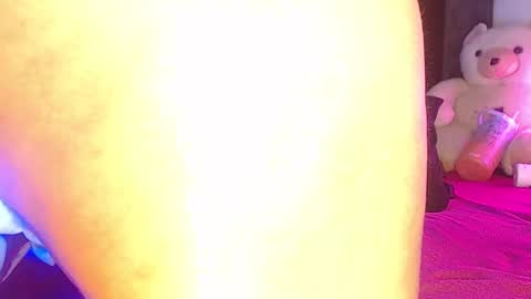 Snapshot of laurynwolf_ chatting on December 7, 5:48 am tania online show from December 7, 5:48 am