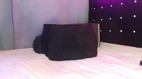 Snapshot of laurynwolf_ chatting on February 19, 9:50 am tania online show from February 19, 9:50 am