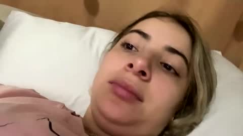 Snapshot of lauu_g chatting on December 22, 11:20 pm Lauu G online show from December 22, 11:20 pm