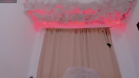 Snapshot of lauu_g chatting on March 5, 3:08 am Lauu G online show from March 5, 3:08 am