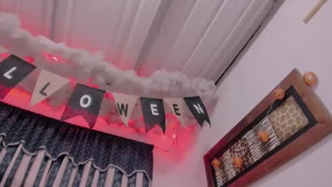 Snapshot of lauu_g chatting on October 17, 9:34 am Lauu G online show from October 17, 9:34 am