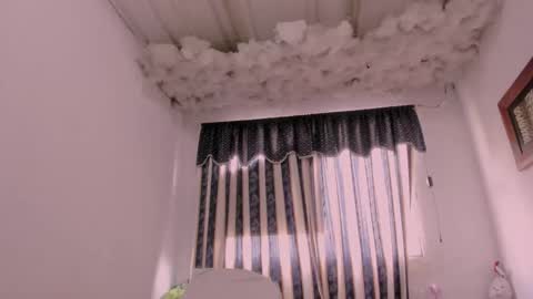 Snapshot of lauu_g chatting on November 18, 11:58 am Lauu G online show from November 18, 11:58 am