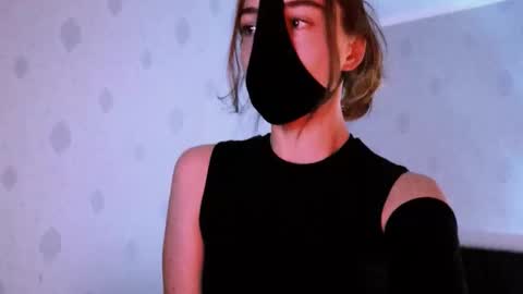 Lavinda online show from October 3, 5:10 pm