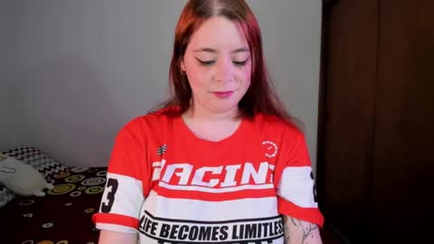 laylaah online show from December 13, 6:21 am