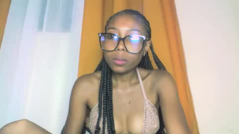 layannek online show from October 21, 3:24 pm