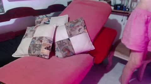 Laye19 online show from December 3, 2:47 am