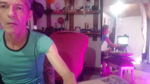 Laye19 online show from January 3, 1:58 pm