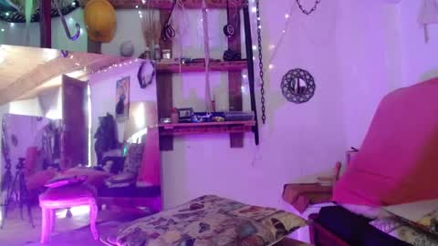 Laye19 online show from January 16, 2:08 pm