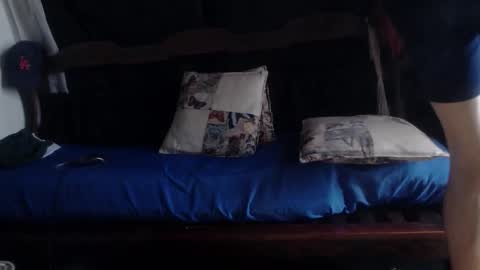 Laye19 online show from September 28, 6:02 pm