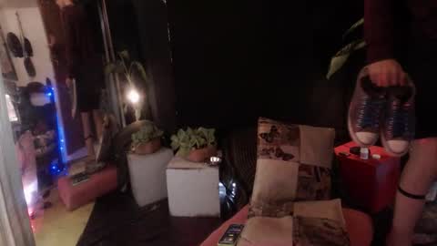 Laye19 online show from October 1, 2:17 am