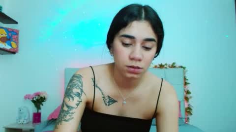 Snapshot of layla_roma chatting on December 7, 11:12 pm Lia and Rachel online show from December 7, 11:12 pm