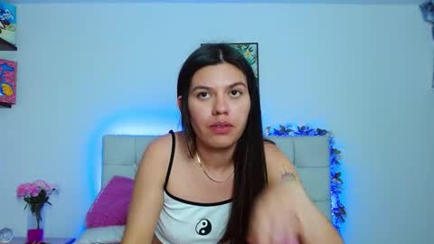 Snapshot of layla_roma chatting on January 13, 5:55 am Lia and Rachel online show from January 13, 5:55 am