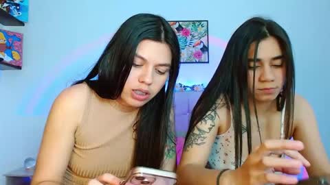 Snapshot of layla_roma chatting on January 31, 12:39 am Lia and Rachel online show from January 31, 12:39 am