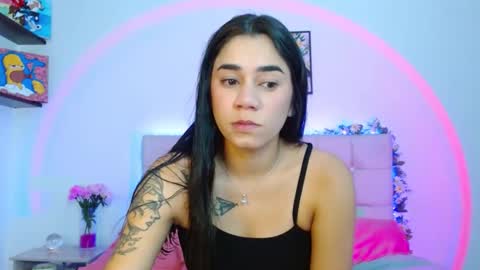 Snapshot of layla_roma chatting on March 3, 1:21 am Lia and Rachel online show from March 3, 1:21 am