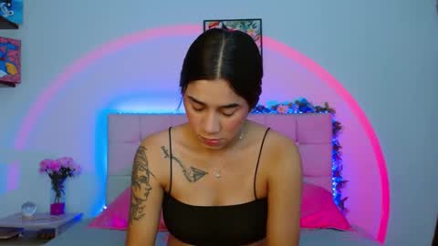 Snapshot of layla_roma chatting on March 10, 2:06 am Lia and Rachel online show from March 10, 2:06 am