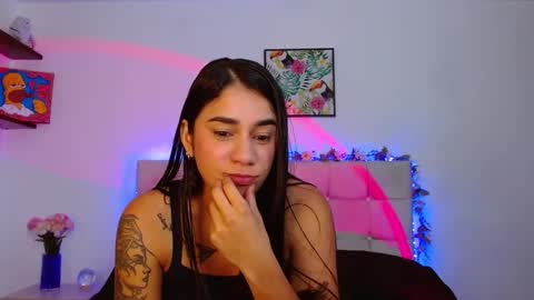 Snapshot of layla_roma chatting on October 2, 1:12 am Lia and Rachel online show from October 2, 1:12 am