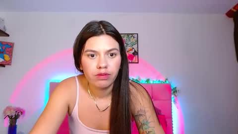 Snapshot of layla_roma chatting on October 22, 11:26 pm Lia and Rachel online show from October 22, 11:26 pm