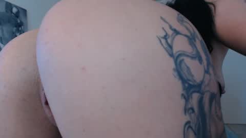 laylacruz online show from January 28, 9:08 am