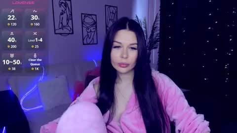 laylagreat online show from September 29, 11:15 am