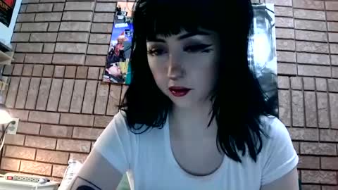 Snapshot of laylakills chatting on February 8, 4:57 am Layla Kills online show from February 8, 4:57 am