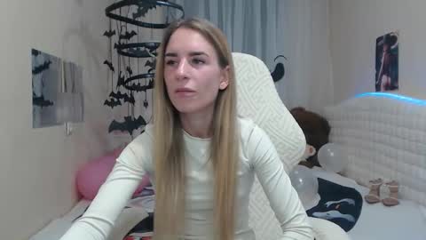 laymablast online show from October 17, 6:05 am