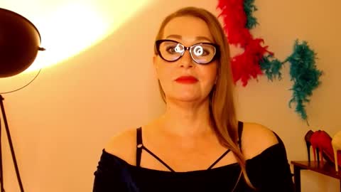 Snapshot of leadesire chatting on February 25, 3:05 pm LEA online show from February 25, 3:05 pm