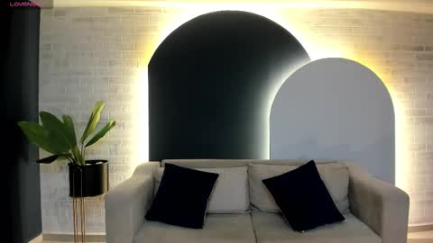 leahnovac online show from October 3, 11:07 am