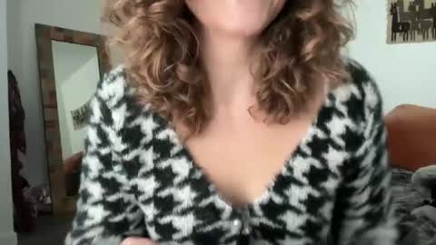 Leah Sparkles online show from November 24, 3:01 pm