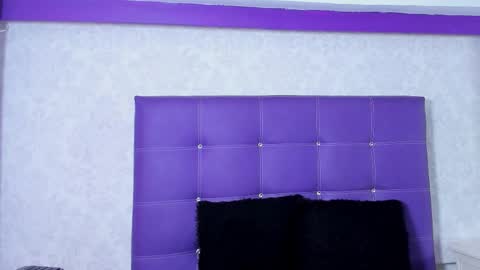 Snapshot of leamoreau__ chatting on October 10, 12:15 pm leamoreau__ online show from October 10, 12:15 pm