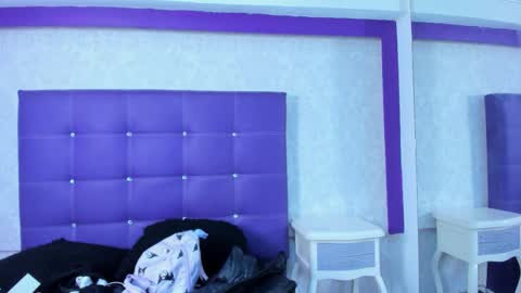 Snapshot of leamoreau__ chatting on October 11, 12:04 pm leamoreau__ online show from October 11, 12:04 pm