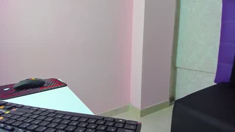 Snapshot of leamoreau__ chatting on November 2, 12:51 pm leamoreau__ online show from November 2, 12:51 pm