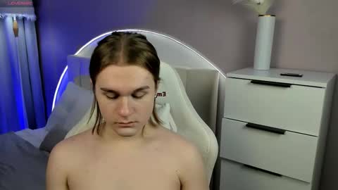 Leanu online show from November 28, 8:28 am