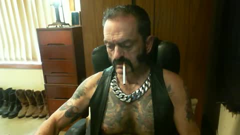 Snapshot of leathergreaser chatting on January 3, 3:16 am leathergreaser online show from January 3, 3:16 am