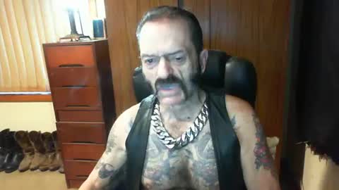 Snapshot of leathergreaser chatting on January 7, 7:17 pm leathergreaser online show from January 7, 7:17 pm